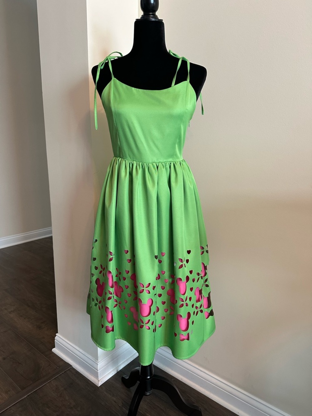 Disney x Unique Vintage Green and pink Mickey cutout size small swing dress